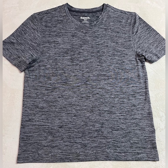 Bench Men's Active Performance Lightweight Shirt NWOT Size M - Picture 2 of 2